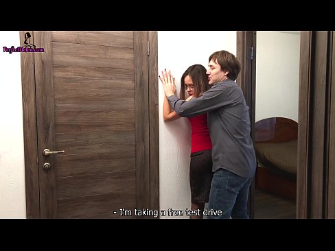 ❤️ Agentul imobiliar sexy își masturbează senzual păsărica și o fute în timp ce își vinde apartamentul - Krempai ❤️❌ at us ☑