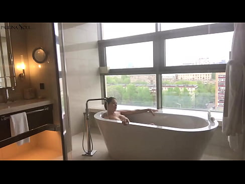 ❤️ Gagică imensă care își masturbează cu pasiune păsărica în baie ❤️❌ at us ☑